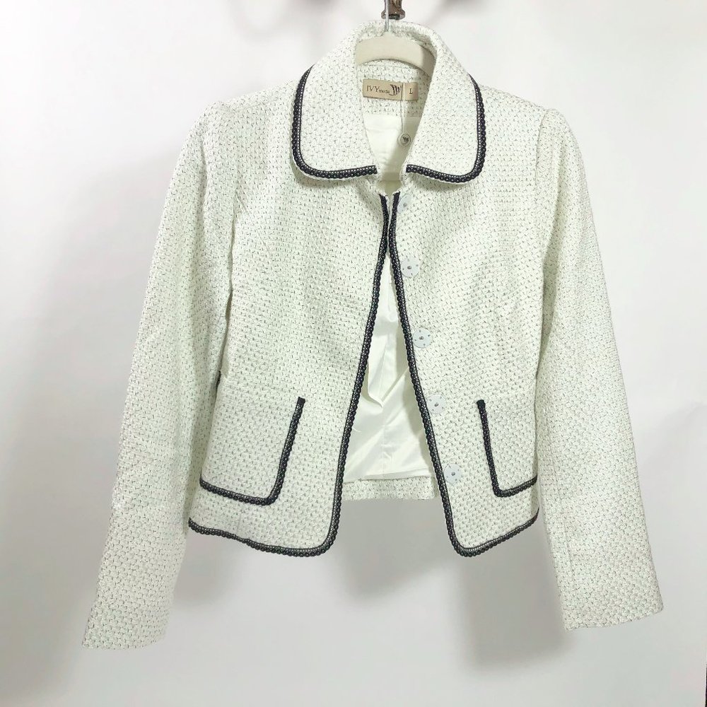 NWT IVY Moda Woven White Blazer with Black Trim & Silver Metallic Thread
